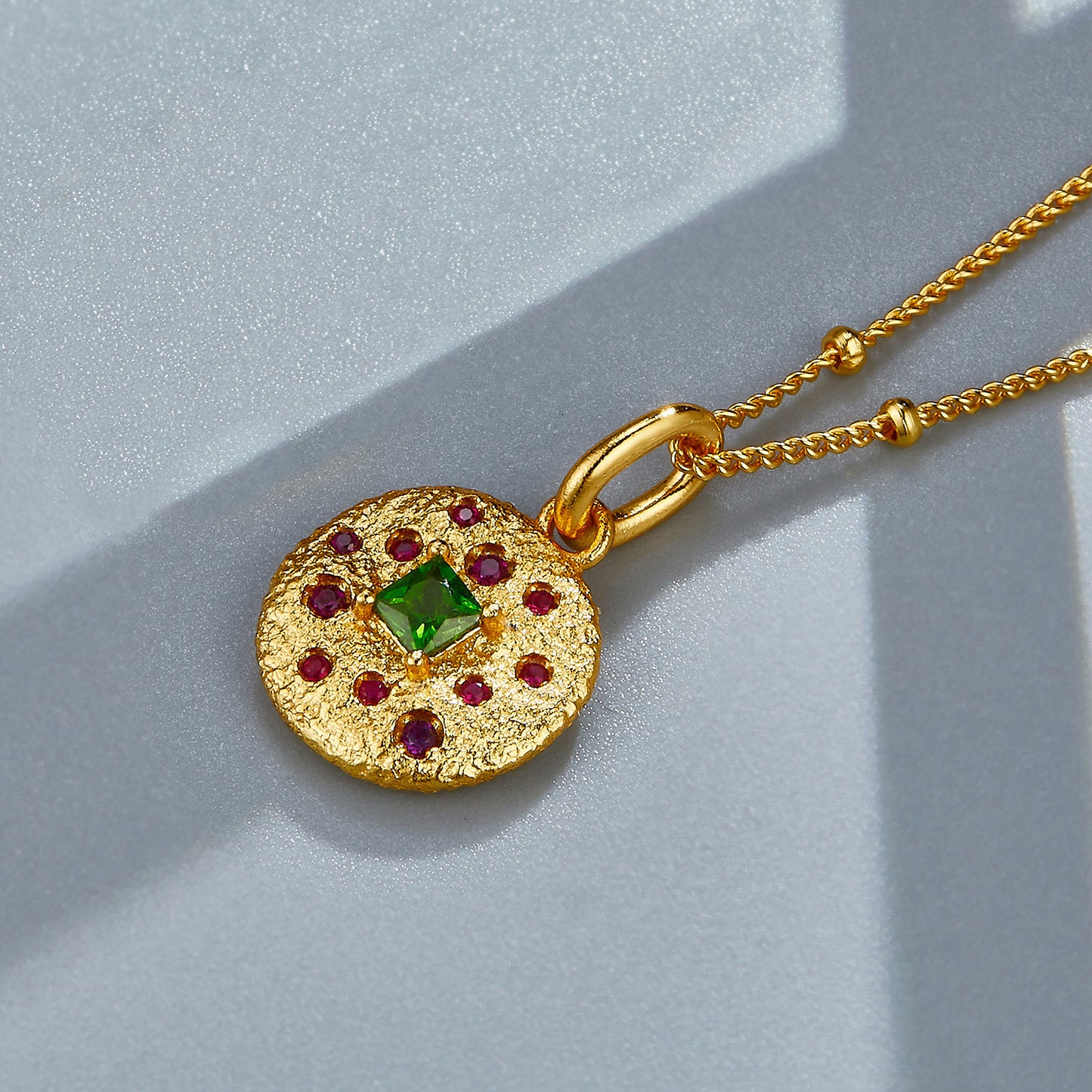 Collier plaqué OR 18k en ARGENT 925 avec Diopside Naturelle – Style français rétro et luxe léger