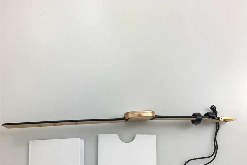 Montre Femme Acier Inoxydable avec Bracelet en Cuir – Chic et Élégant