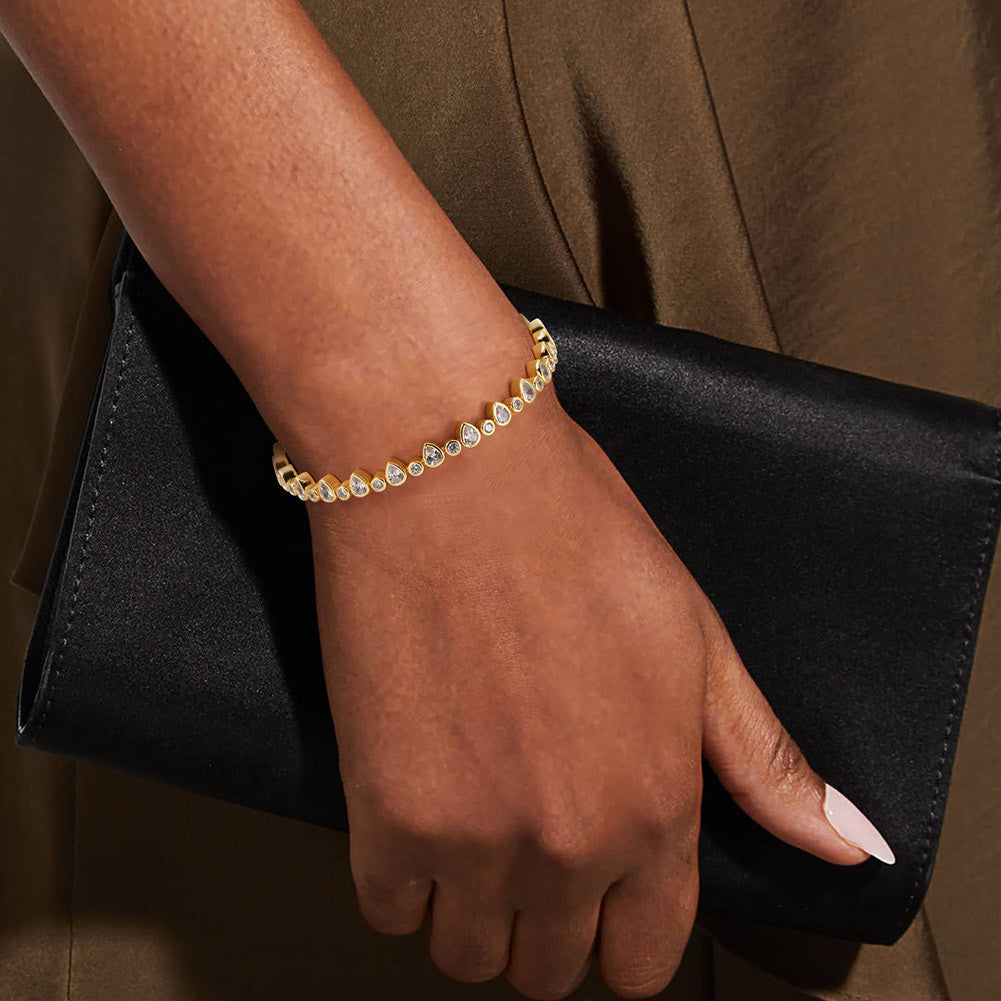 Luxury Women's Bracelet in 18k Gold Plated Finish – Carved Zirconia & Jewelry Finish