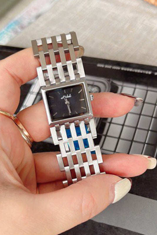 Montre Femme Mode Cadran Carré Large – Bracelet Multi-Chaînes Doré ou Argenté