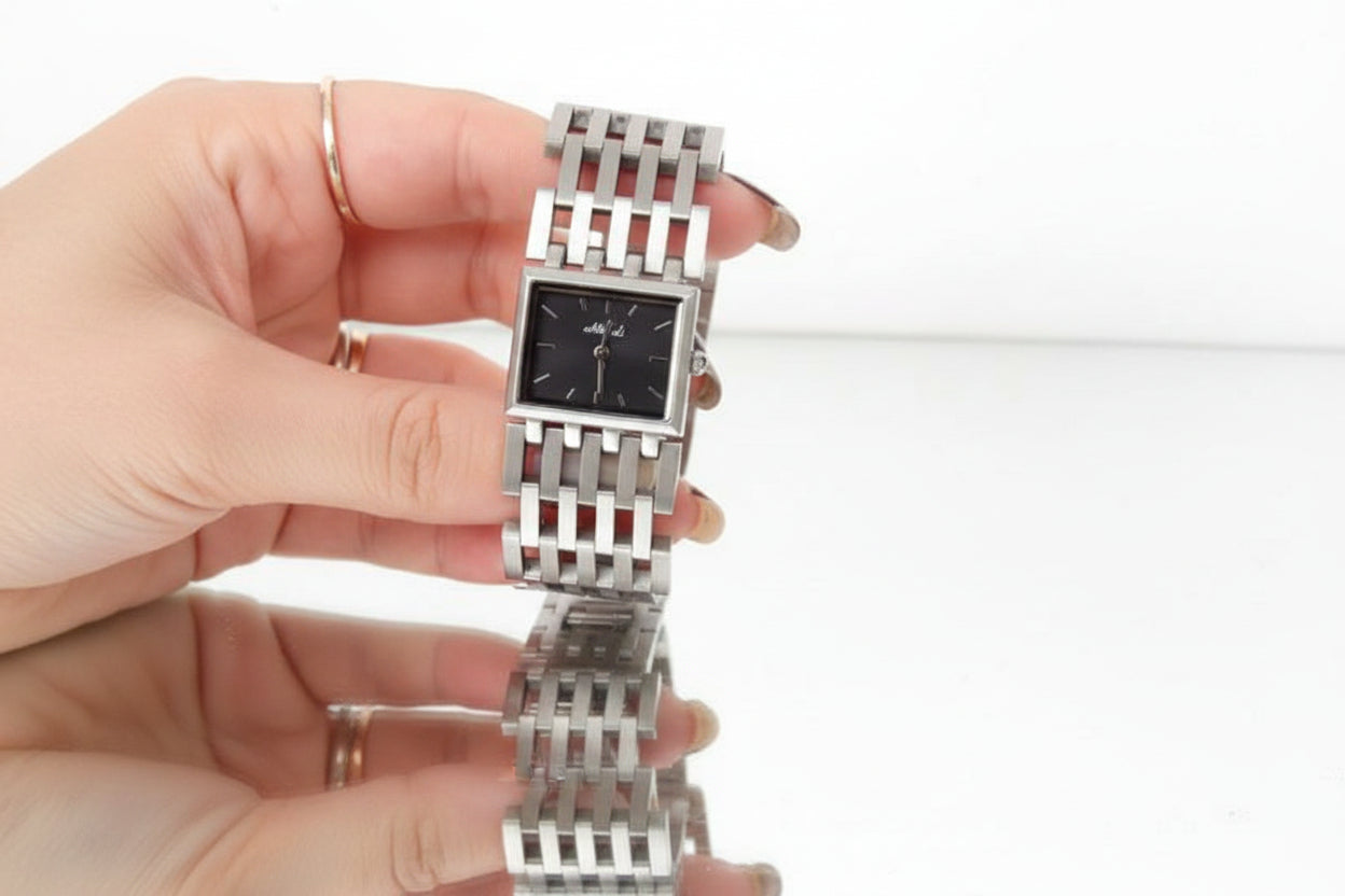 Montre Femme Mode Cadran Carré Large – Bracelet Multi-Chaînes Doré ou Argenté