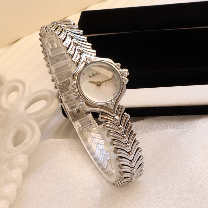 Montre Femme Dorée Raffinée – Élégance Fine et Finition Chic au Quotidien