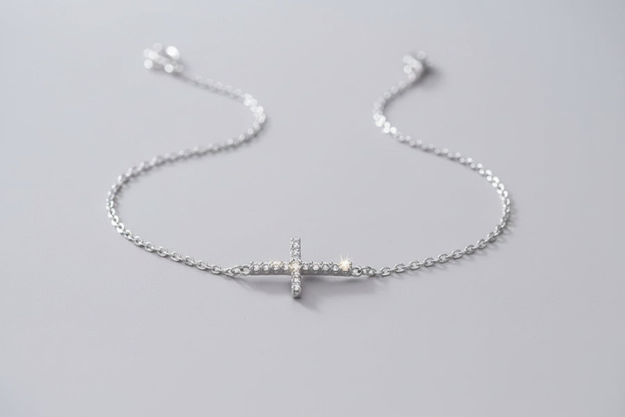 Bracelet Femme Croix avec Zircons argent 925 – Élégance Simple et Moderne