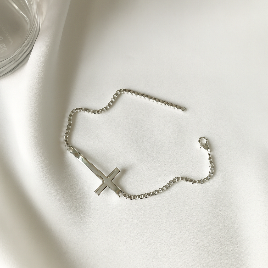 Bracelet Femme Croix Argent 925 – Élégance Minimaliste et Spirituelle