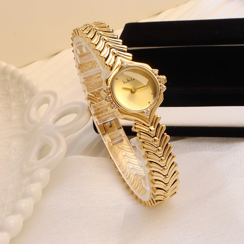 Montre Femme Dorée Raffinée – Élégance Fine et Finition Chic au Quotidien