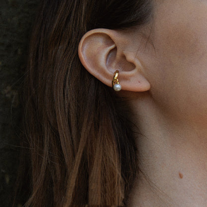 Boucles d’oreilles légères en ARGENT 925 Plaqué Or 18 carats avec Perles – Élégance subtile