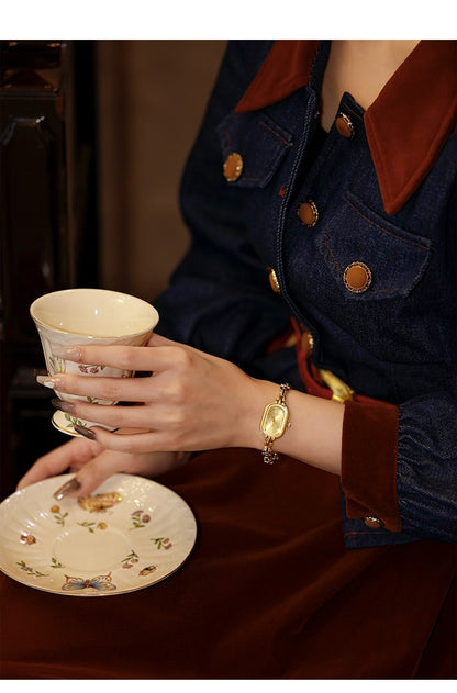 Montre Rétro Ovale Dorée – Style médiéval artistique et raffiné