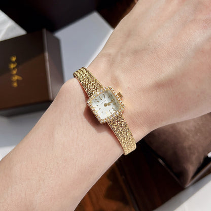 Montre Femme Dorée Délicate – Chic Subtile et Raffinement Féminin