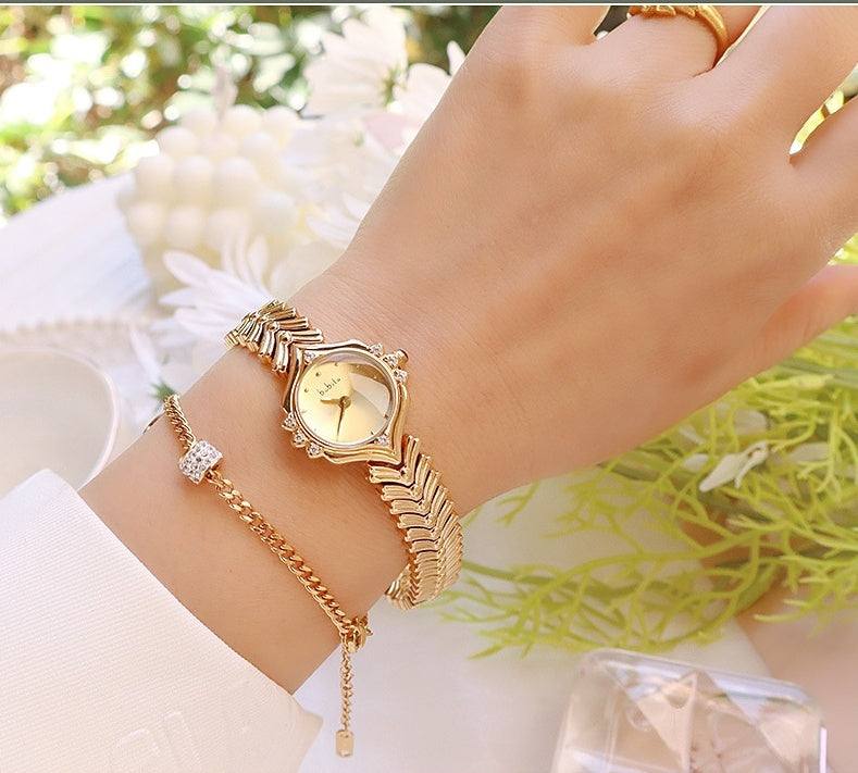 Montre Femme Dorée Raffinée – Élégance Fine et Finition Chic au Quotidien
