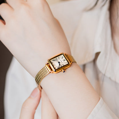 Montre Vintage Rectangulaire avec maille milanaise – Élégance Intemporelle