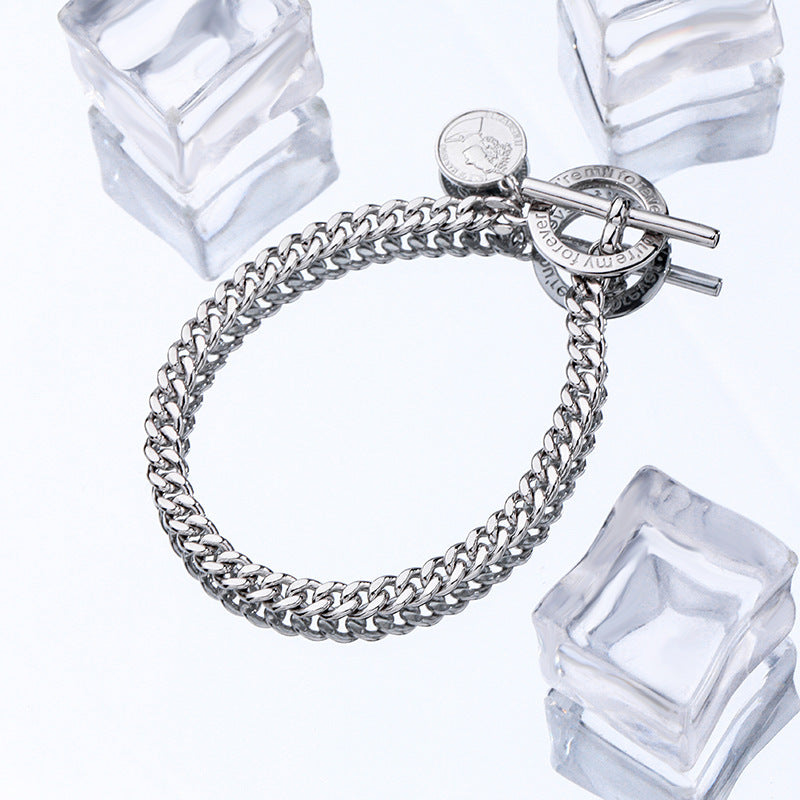 Bracelet Lettre Rétro en ARGENT STERLING – Élégance Classique et Style Européen
