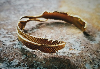 Bracelet Plume en ACIER Titane – Élégance Bohème et Style Intemporel