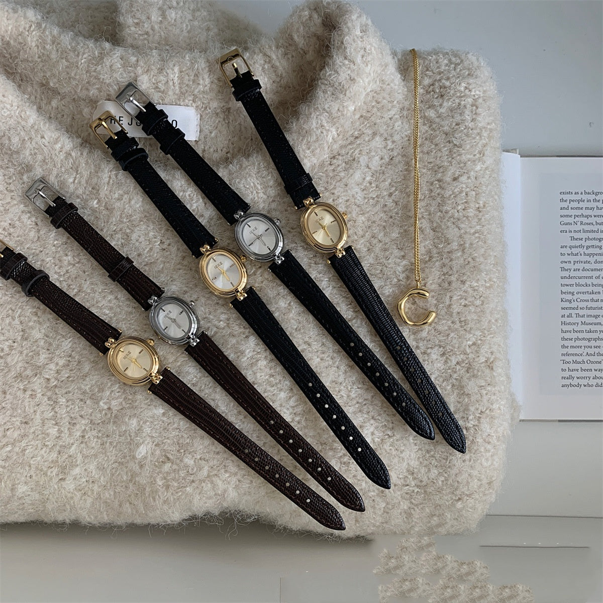 Montre Ovale Élégante en Or Noir – Style vintage Tendance pour Femme