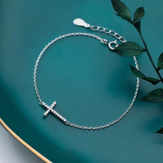 Bracelet Croix en ARGENT et ZIRCONS – Élégance Simple et Moderne