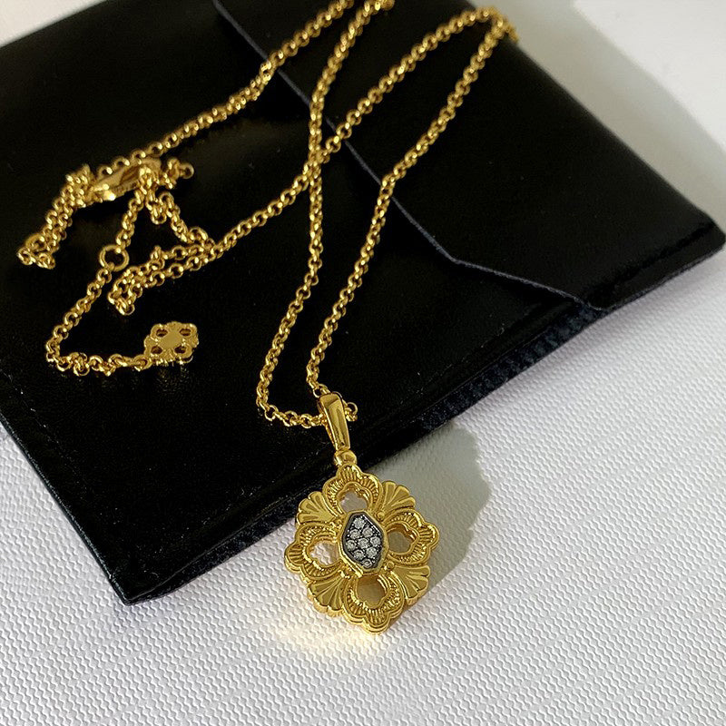Collier Quatre feuilles Porte Bonheur Plaqué OR 18 carats – Style Européen Vintage