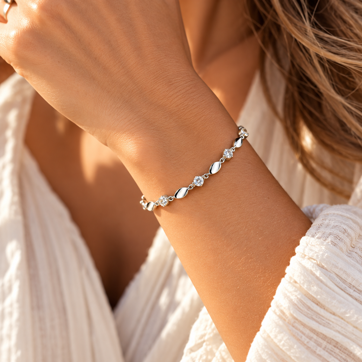 Women's Sterling Silver Teardrop Bracelet with Zircons