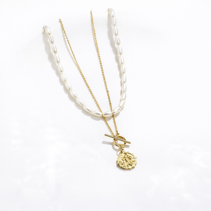 Collier Femme Double avec Médaillon et Perles plaqué OR – Élégance Intemporelle