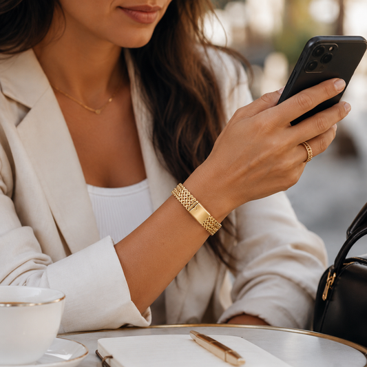 Modern Women's Bracelet in 18K Gold Plated Finish – Urban Elegance