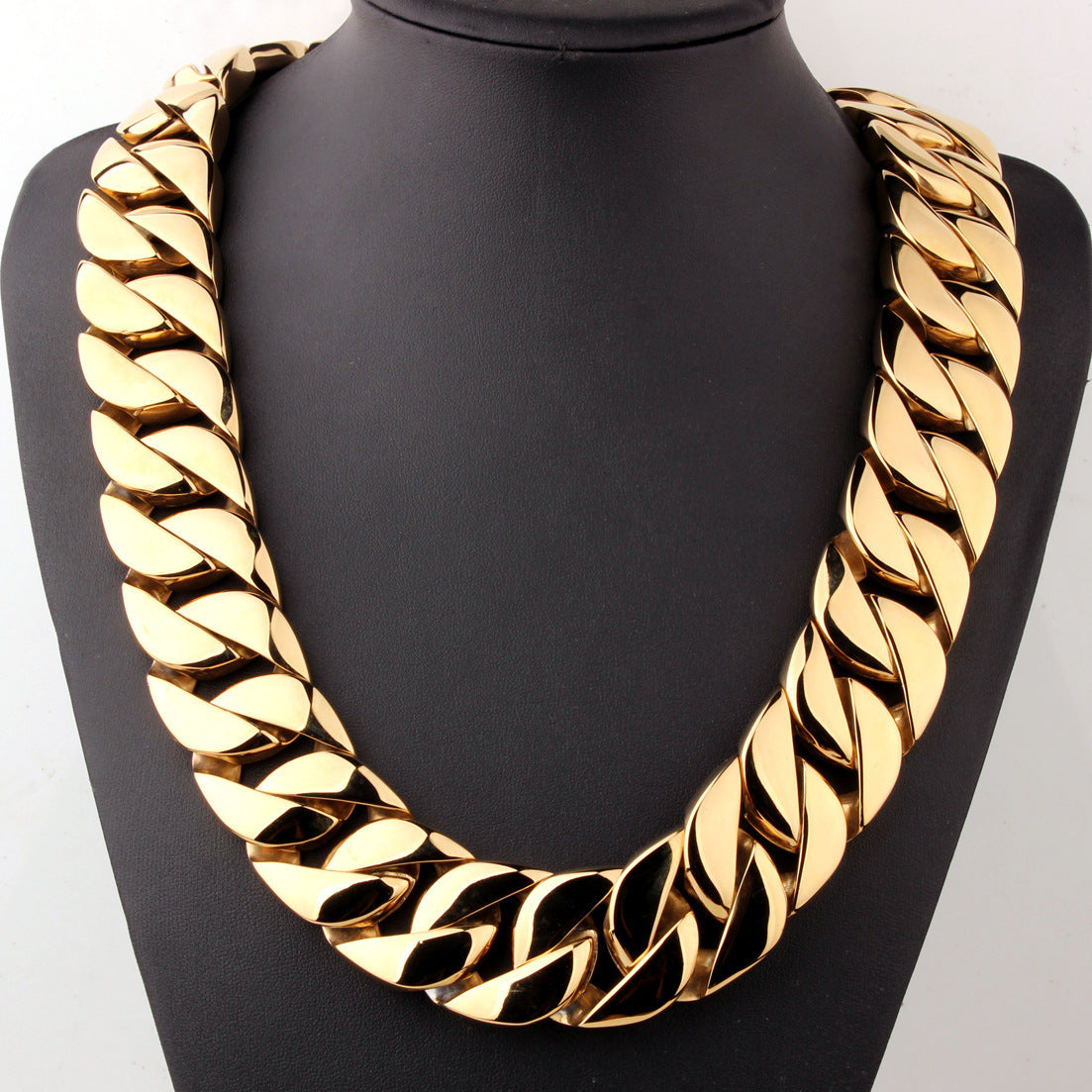 Collier Urbain Homme en ACIER Titane – Chaîne Épaisse à Finition Polie, Style Urbain et Audacieux