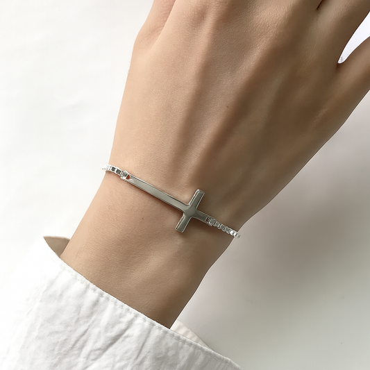 Bracelet Femme Croix Argent 925 – Élégance Minimaliste et Spirituelle