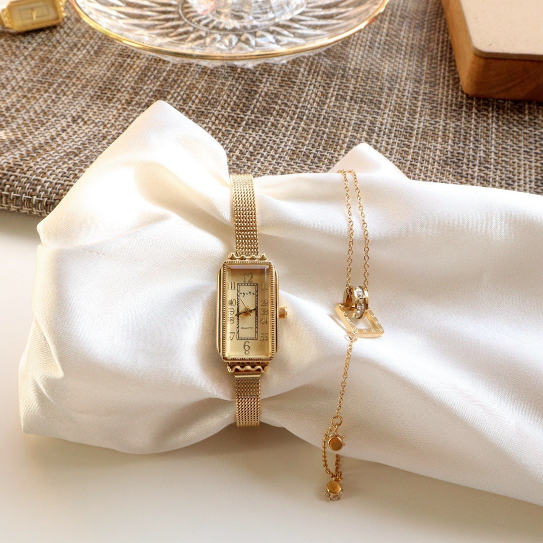 Montre Élégante Femme Tendance Chic – Design Sculpté Élégant et Style Rétro Intemporel