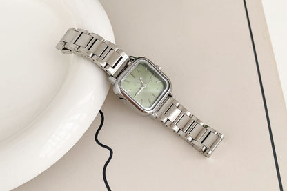 Montre Femme Argentée en Acier Inoxydable – Élégance Intemporelle